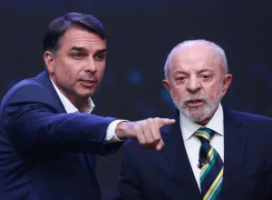 Espírito Santo lidera Flávio Bolsonaro, mas Lula corta vantagem para 90 mil votos