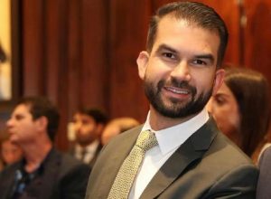 Ex-diretor financeiro da Apex anuncia saída da ABM Partnership após crise financeira