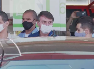 Fachin solicita avaliação da PGR sobre arquivamento de inquérito contra Bolsonaro