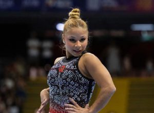 Flávia Saraiva conquista ouro na trave e no solo no Campeonato Brasileiro