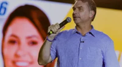 Flávio Bolsonaro promete ajuste fiscal, mas não detalha medidas na TV