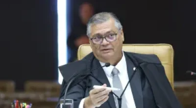 Flávio Dino exige esclarecimentos de Podemos e Solidariedade sobre emendas e impõe multa de R$ 100 mil