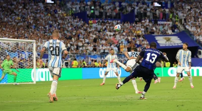 Gol de Sidny Lopes Cabral é eleito o mais bonito da Copa do Mundo
