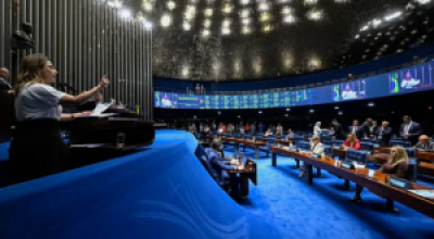 Governistas aceleram votação da PEC sobre escala 6×1 antes das eleições