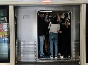 Greve da CPTM altera rotina de usuários e causa congestionamento em São Paulo