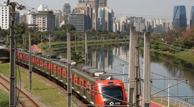 Greve de trens em São Paulo provoca congestionamento histórico de 2.125 km