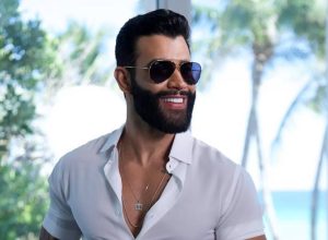 Gusttavo Lima é condenado a indenizar por expor telefone em música