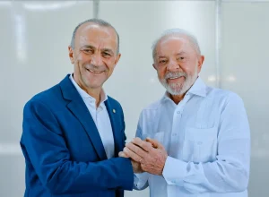 Helder Salomão lidera campanha de reeleição de Lula no Espírito Santo