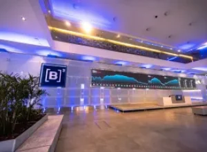 Ibovespa Futuro se valoriza com foco nas eleições e pausa no Oriente Médio