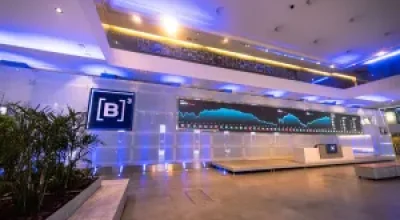 Ibovespa Futuro se valoriza com foco nas eleições e pausa no Oriente Médio