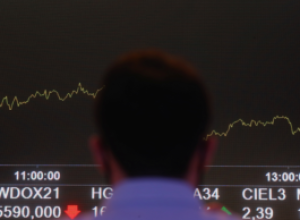 Ibovespa se recupera após queda inicial e encerra o dia em alta