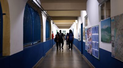 uma pesquisa sobre clima escolar realizada com 136 gestores de 105 escolas públi