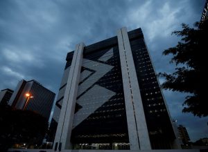 ada de balanços de bancões após o encerramento do pregão desta quarta-feira (13)
