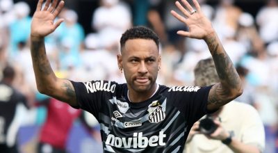 15 de março de 2026 Neymar, do Santos, durante o aquecimento antes da partida REUTERS/Thiago Bernardes