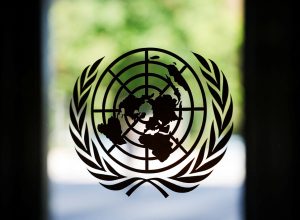 Logo da ONU na sede da entidade em Nova York 18/09/2025 REUTERS/Jeenah Moon