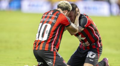 Matheuzinho e Renato Kayzer, jogadores do EC Vitória • Getty Images