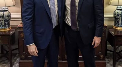 Na foto, o secretário de Estado dos EUA, Marco Rubio, ao lado de Flávio Bolsonaro, senador e candidato à Presidência