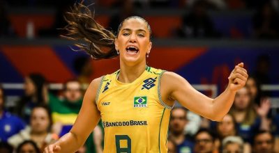 Júlia Kudiess, central do Brasil, em quadra pela VNL Feminina • Divulgação/Volleyball World