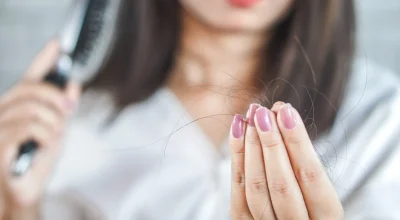 Entenda por que a queda de cabelo acontece mais durante o outono