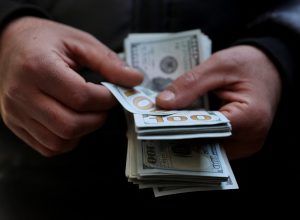 Notas de dólar 20 de dezembro de 2025 Majid Asgaripour/WANA (Agência de Notícias da Ásia Ocidental) via REUTERS