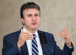 Na foto, o senador Camilo Santana