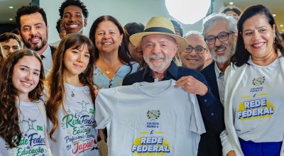 "O papel de um governante é desafiar o problema e encontrar uma solução”, disse Lula a estudantes no Rio
