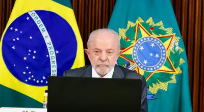 americano por meio de reuniões e relatórios escritos