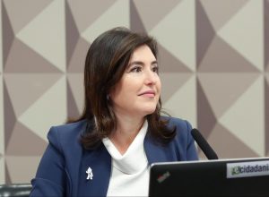 "Ele elegeu-se e, ao sentar na cadeira, mostrou-se absolutamente alheio aos reais problemas do Brasil. A meu ver, o filho, hoje pré-candidato, segue no mesmo caminho”, afirmou Simo