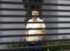 Ao término da vistoria da polícia militar e da retomada da comunicação com os satélites, a tornozeleira de Jair Bolsonaro voltou a operar normalmente, sem que fosse necessária sua
