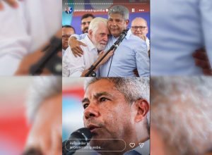 Na imagem, Jerônimo e Wagner abraçados durante evento na Bahia