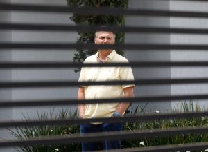 Defesa de Bolsonaro afirma que a propriedade da arma foi informada desde a primeira abordagem e que não houve tentativa de ocultar sua origem