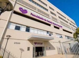 Fachada da Faculdade de Saúde Santa Casa BH • Divulgação