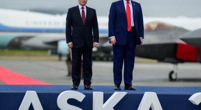 Na foto, Putin e Trump durante o encontro chamado de "em busca da paz" no Alasca em agosto de 2025