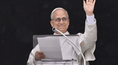 Em sua mensagem, o líder da Igreja Católica também convocou os fiéis a rezarem pelas populações afetadas por guerras