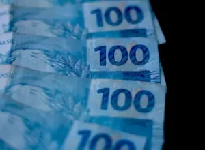 Taxas de Dis sobem em meio a aversão ao risco nos mercados globais