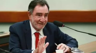 Patrus Ananias é escolhido como candidato do PT ao governo de Minas por Lula