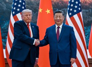 Movimentações dos EUA impulsionam a ascensão da China no cenário global, afirma especialista