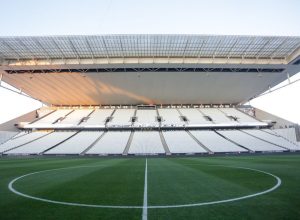 Corinthians busca renegociar contrato com a Caixa para aliviar crise financeira