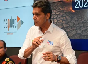 Ricardo Ferraço evita polarização e se mantém neutro na disputa presidencial