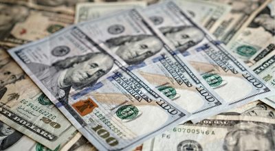 Dólar atinge R$ 5,085 com Brent acima de US$ 100 e tarifação dos EUA