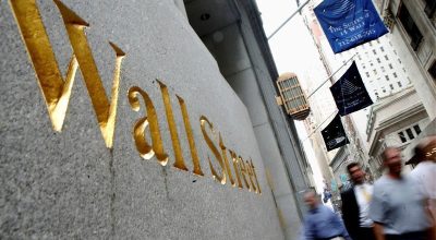 Wall Street enfrenta queda devido a gastos com IA e aumento nos preços do petróleo