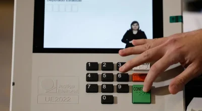 Início da campanha eleitoral marca mobilização nas ruas e nas redes sociais