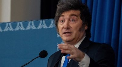 Javier Milei visita Brasil para apoiar Flávio Bolsonaro e receber condecoração