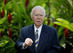 José Sarney é liberado do hospital após nove dias de internação