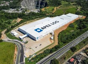 Justiça protege galpão logístico da Apex e mantém aluguéis bloqueados pelo banco