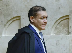 Kassio Nunes Marques pede ações de Lula e Flávio para evitar conflitos no 2º turno