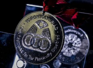 Legado da primeira medalha paralímpica do Brasil é celebrado em homenagem emocionante