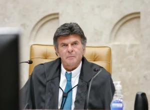 Luiz Fux determina acesso a inquérito das fake news e investigações relacionadas