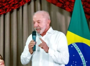 Lula busca fortalecer equipe de campanha com líderes estaduais para o 2º turno