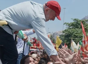 Lula convoca apoiadores para mobilização em busca de eleitores ausentes no 1º turno